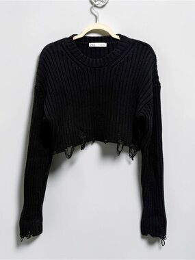 Zara Black Distressed Rib Knit Cropped Sweater Size Medium